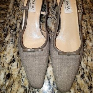 AUTHENTIC Isaac Mizrahi Kitten Heels